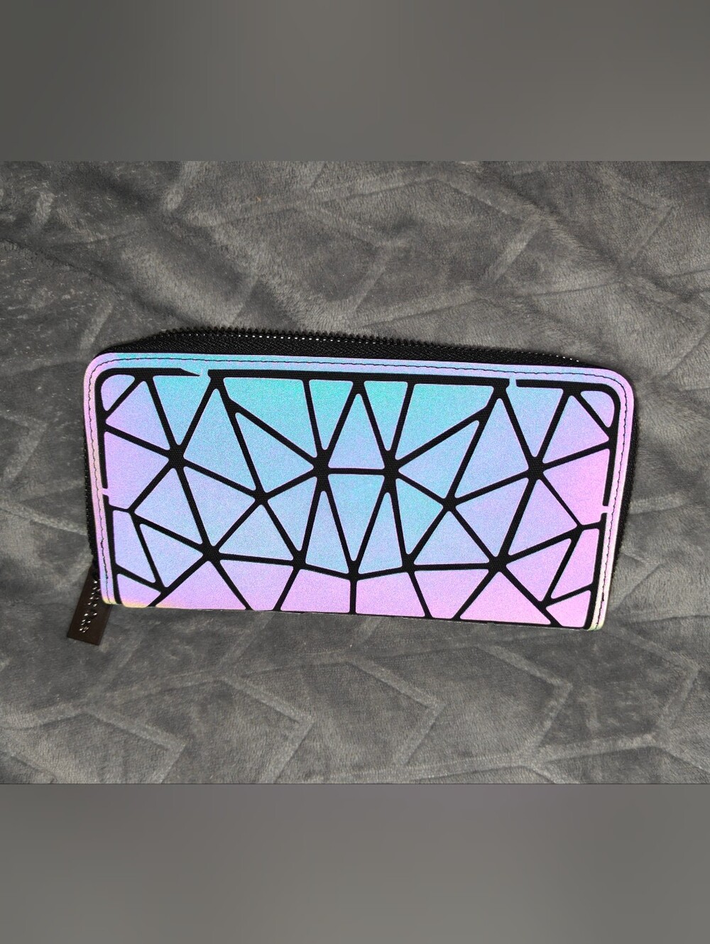 Holographic Geometric Zip Wallet